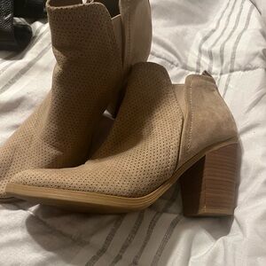 Taupe booties-worn twice . Very comfortable!